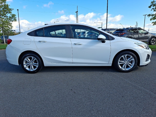 Used 2019 Chevrolet Cruze LS w/ LS Convenience Package FWD image 8