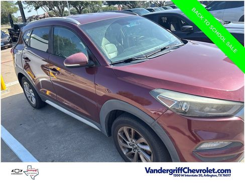 Used 2017 Hyundai Tucson SE Plus w/ Cargo Package FWD image 4