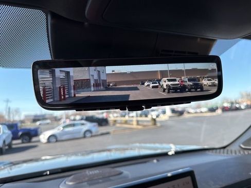 Used 2025 Toyota Tacoma Limited image 29