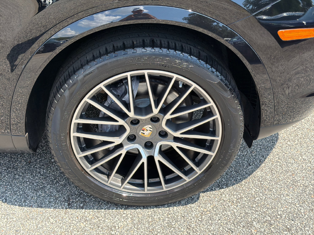 Used 2020 Porsche Cayenne AWD/4WD image 12