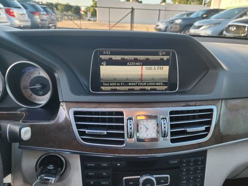 Used 2014 Mercedes-Benz E 250 BlueTEC Sedan image 18