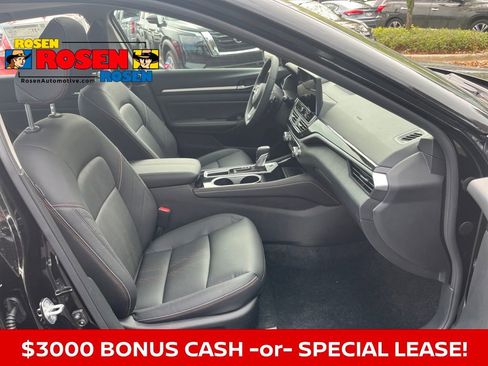 New 2025 Nissan Altima 2.5 SR w/ SR Premium Package image 16