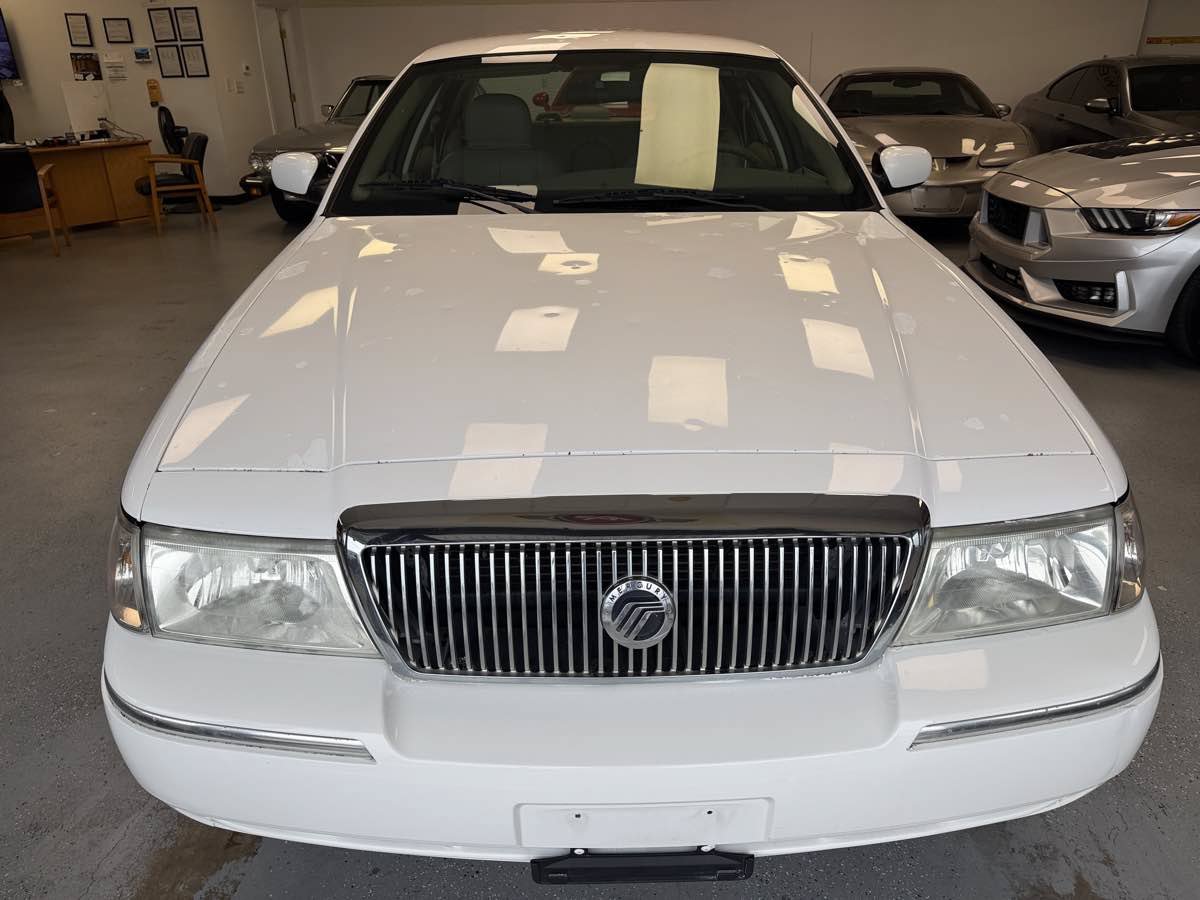 Used 2004 Mercury Grand Marquis GS RWD image 2