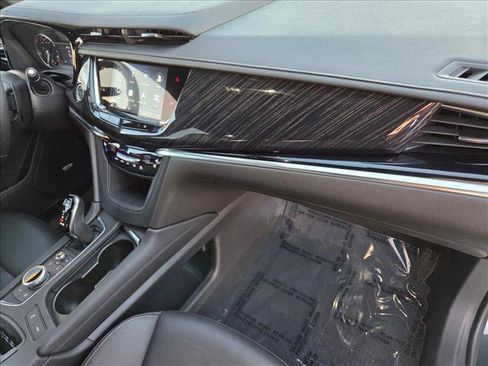 Used 2022 Cadillac XT6 Premium Luxury image 21