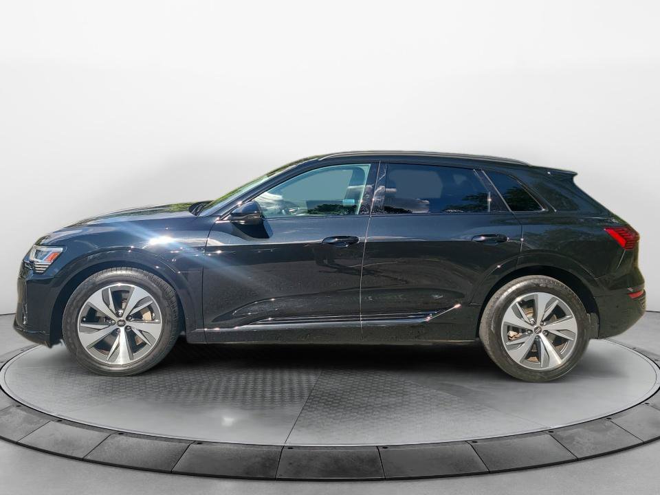 Used 2024 Audi Q8 e-tron Premium AWD/4WD image 4