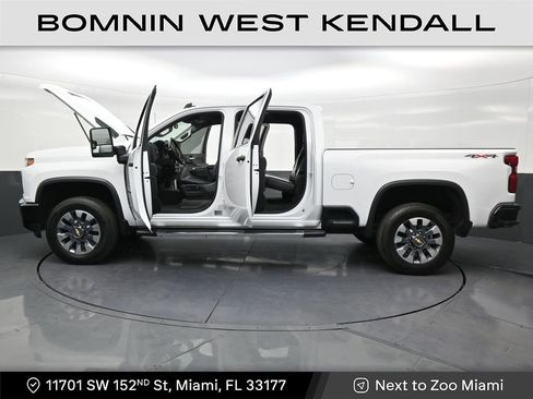 Used 2023 Chevrolet Silverado 2500 Custom w/ Custom Value Package image 31