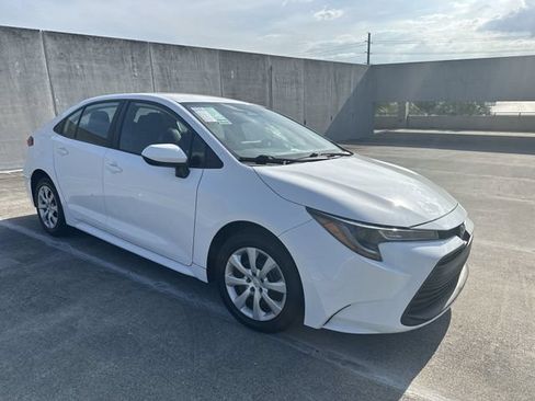 Used 2024 Toyota Corolla LE FWD image 31