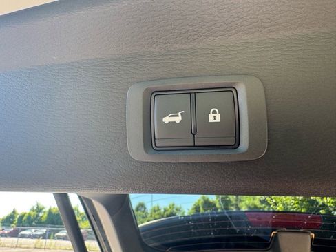 New 2025 Mitsubishi Outlander SEL image 18