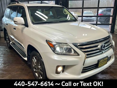 Used 2013 Lexus LX 570 4WD w/ Luxury Pkg image 7