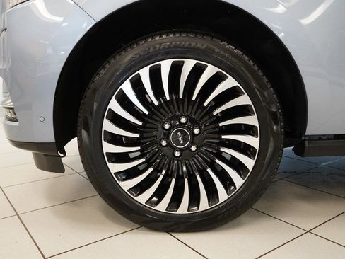 Used 2021 Lincoln Navigator L Black Label w/ Cargo Convenience Package image 17