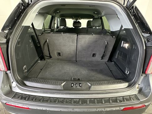 Used 2024 Ford Explorer XLT w/ Equipment Group 202A image 29