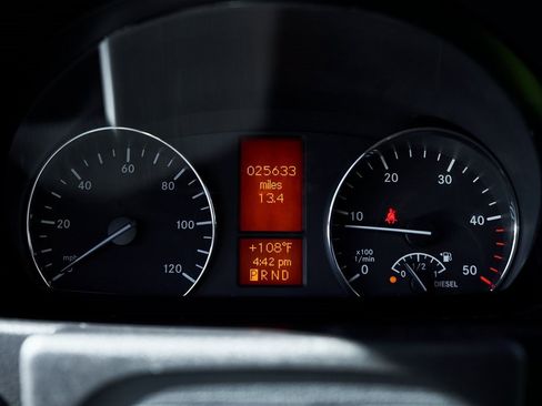 Used 2017 Mercedes-Benz Sprinter 3500 image 40