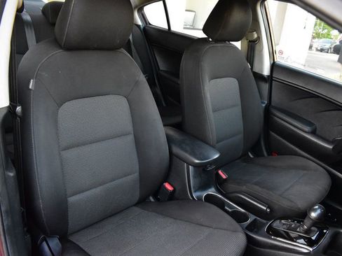 Used 2018 Kia Forte LX image 15