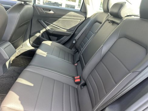 Used 2024 Volkswagen Jetta SE w/ Panoramic Sunroof Package FWD image 12