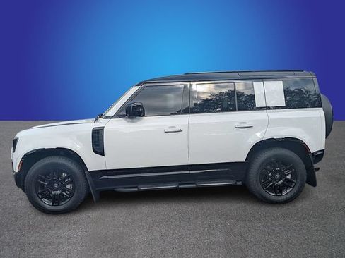 Used 2025 Land Rover Defender 110 X-Dynamic SE AWD/4WD image 2