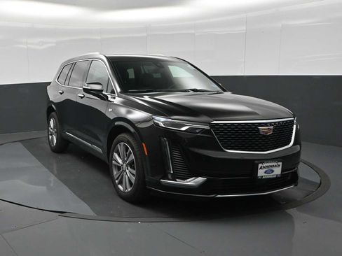 Used 2024 Cadillac XT6 Premium Luxury w/ Technology Package AWD/4WD image 2