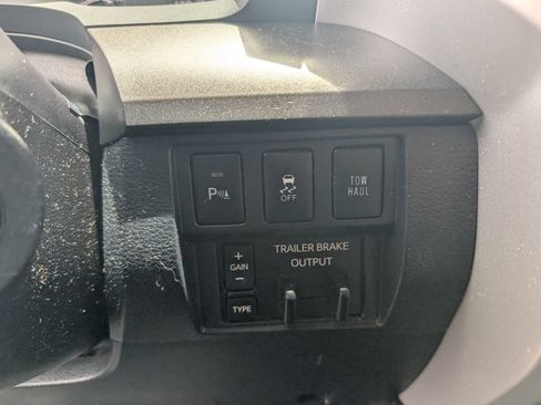 Used 2017 Toyota Tundra SR5 AWD/4WD image 16