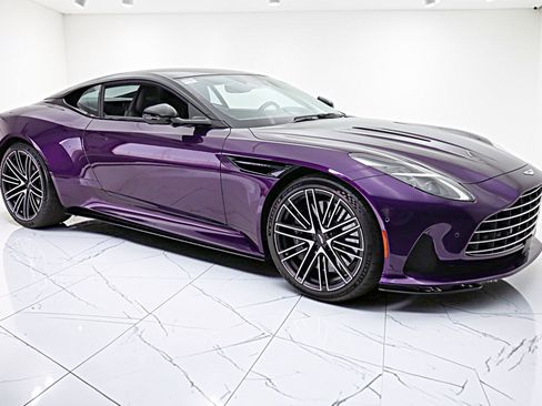 Used 2024 Aston Martin DB12 Coupe RWD image 17