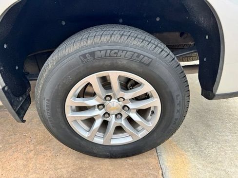 Used 2019 Chevrolet Silverado 1500 LT w/ All-Star Edition AWD/4WD image 11
