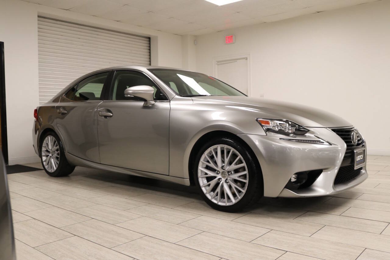 Used 2016 Lexus IS 200t w/ Navigation System Package RWD image 4