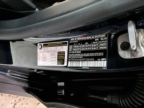 Used 2024 Mercedes-Benz GLC 300 4MATIC image 31