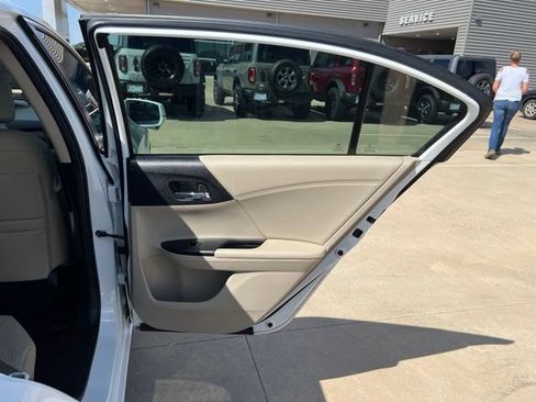Used 2015 Honda Accord EX-L image 18