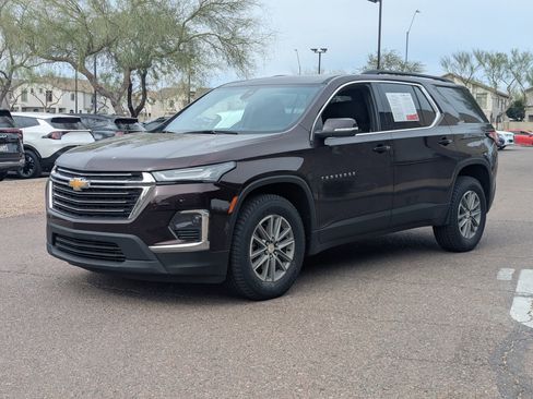 Used 2023 Chevrolet Traverse LT image 6