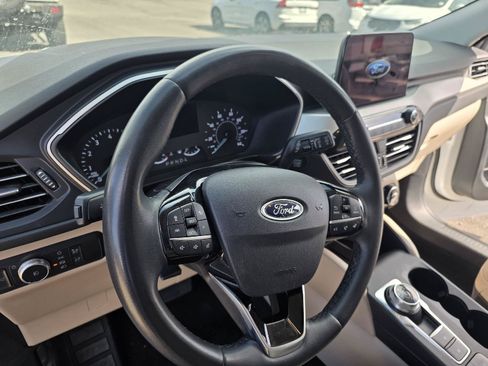 Used 2022 Ford Escape SEL AWD/4WD image 14