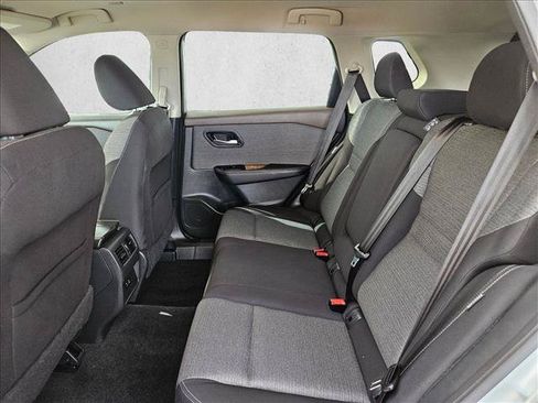 Used 2022 Nissan Rogue SV FWD image 15