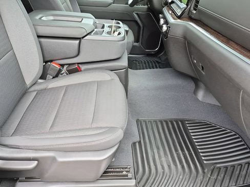 New 2026 GMC Sierra 1500 SLE w/ Preferred Package image 16