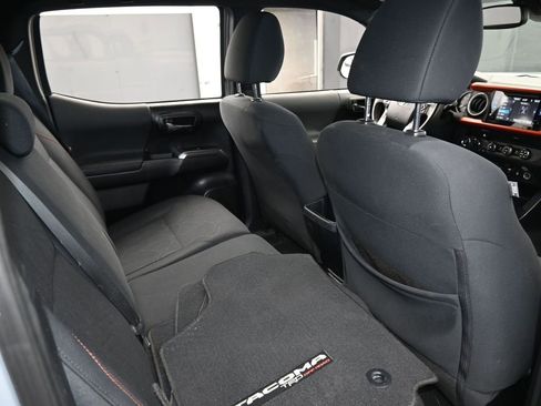 Used 2019 Toyota Tacoma TRD Off-Road image 40