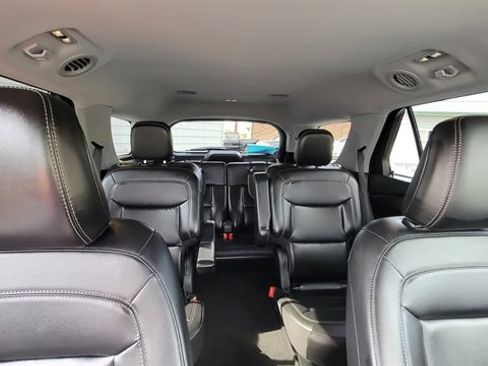 Used 2022 Ford Explorer XLT w/ Equipment Group 202A image 40