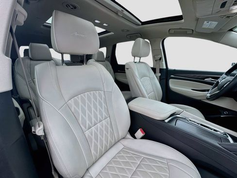 Used 2024 Buick Enclave Avenir w/ Trailering Package, 5000 lbs. FWD image 31