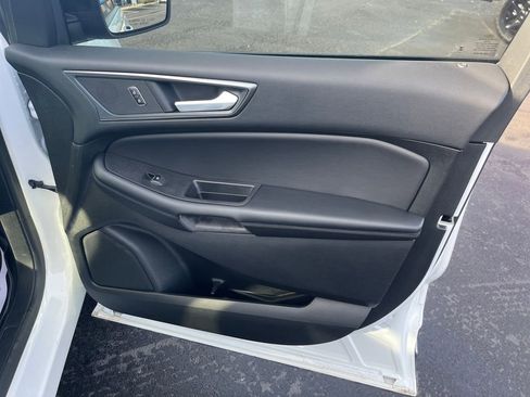Used 2024 Ford Edge SE w/ Black Appearance Package image 28