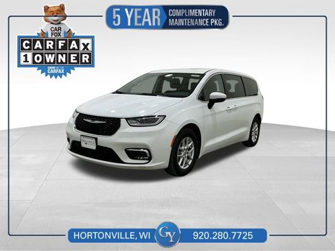 Used 2023 Chrysler Pacifica Touring-L FWD image 1