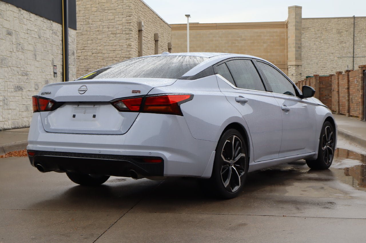Certified 2024 Nissan Altima 2.5 SR FWD image 3