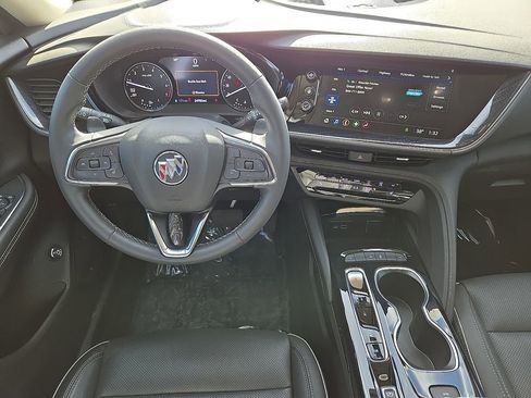 Used 2023 Buick Envision Essence image 18