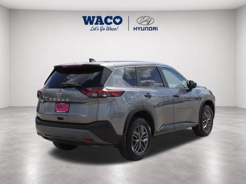 Used 2023 Nissan Rogue SV w/ SV Premium B Package FWD image 8