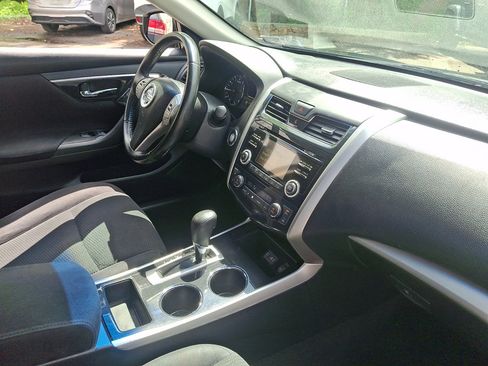 Used 2014 Nissan Altima 2.5 SV w/ Convenience Package FWD image 12