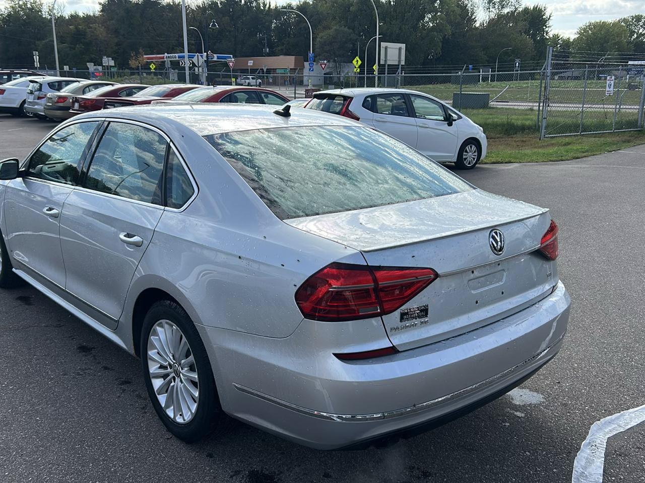 Used 2016 Volkswagen Passat 1.8T SE w/ Lighting Package FWD image 7
