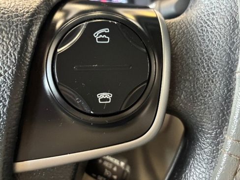 Used 2013 Toyota Camry LE FWD image 20