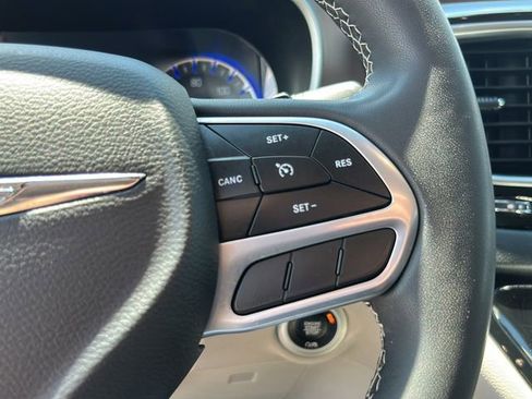 Used 2023 Chrysler Voyager LX image 24