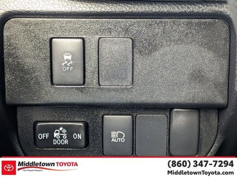 Certified 2022 Toyota Tacoma SR5 AWD/4WD image 18