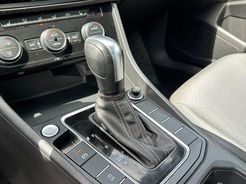 Used 2021 Volkswagen Jetta R-Line FWD image 18