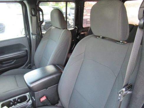 Used 2018 Jeep Wrangler Unlimited Sport S AWD/4WD image 21