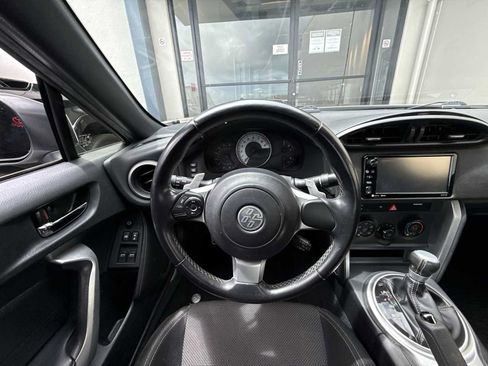 Used 2017 Toyota 86 RWD image 15