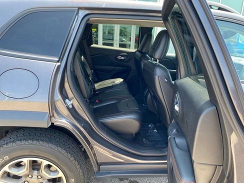 Used 2020 Jeep Cherokee Trailhawk w/ Cold Weather Group AWD/4WD image 28
