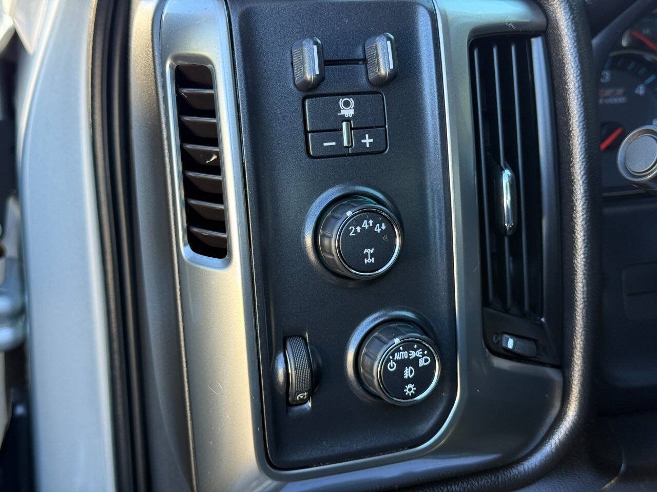 Used 2017 Chevrolet Silverado 2500 LT w/ All Star Edition AWD/4WD image 15