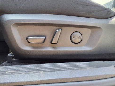 Used 2023 Nissan Rogue SV FWD image 16