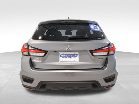 Used 2025 Mitsubishi Outlander Sport LE AWD/4WD image 3